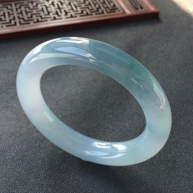 (超值推荐)糯冰种紫罗兰飘花圆条手镯(56.1mm)