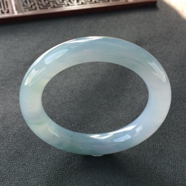 (超值推荐)糯冰种紫罗兰飘花圆条手镯(56.1mm)