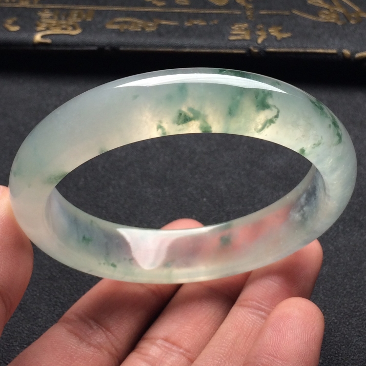（超值推荐）冰种飘花手镯（58mm）