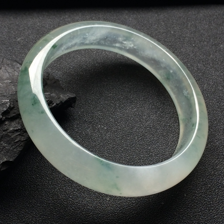 （超值推荐）冰种飘花手镯（58mm）