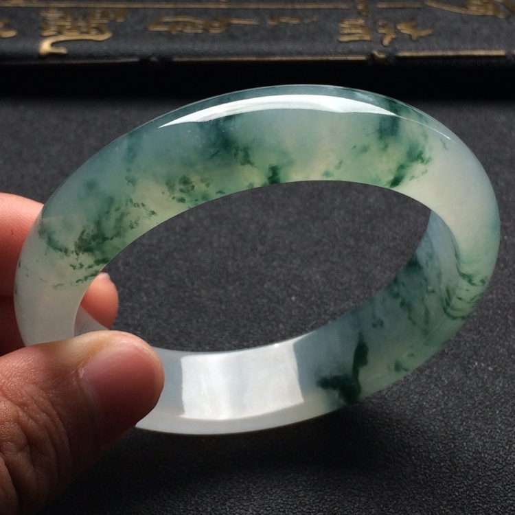 （超值推荐）冰种飘花手镯（54.7mm）