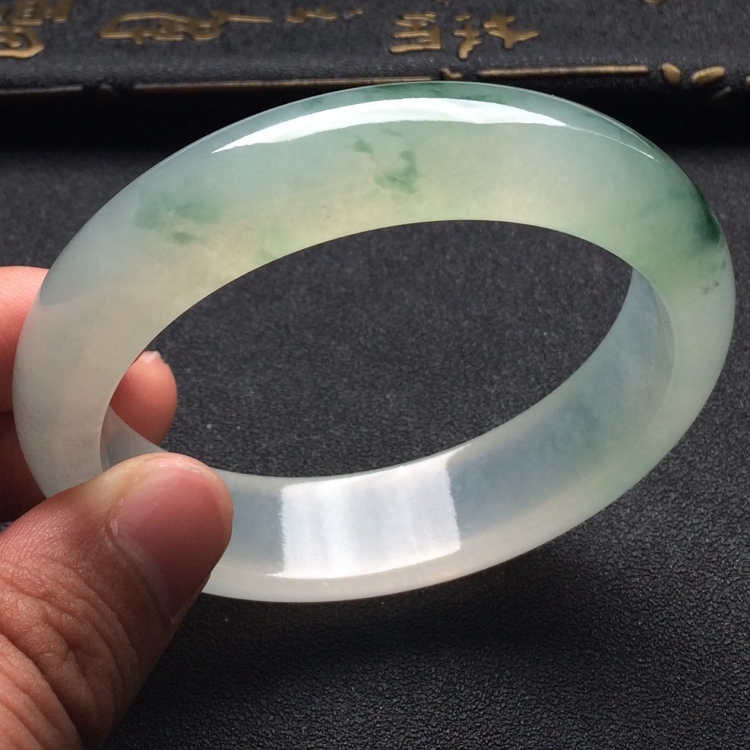 （超值推荐）冰种飘花手镯（58mm）