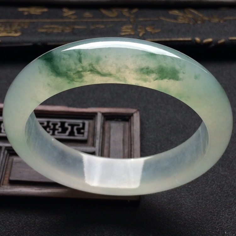 （超值推荐）冰种飘花手镯（58mm）