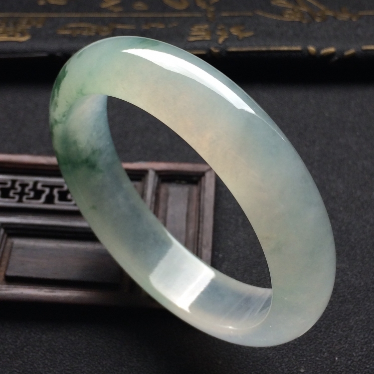 （超值推荐）冰种飘花手镯（58mm）
