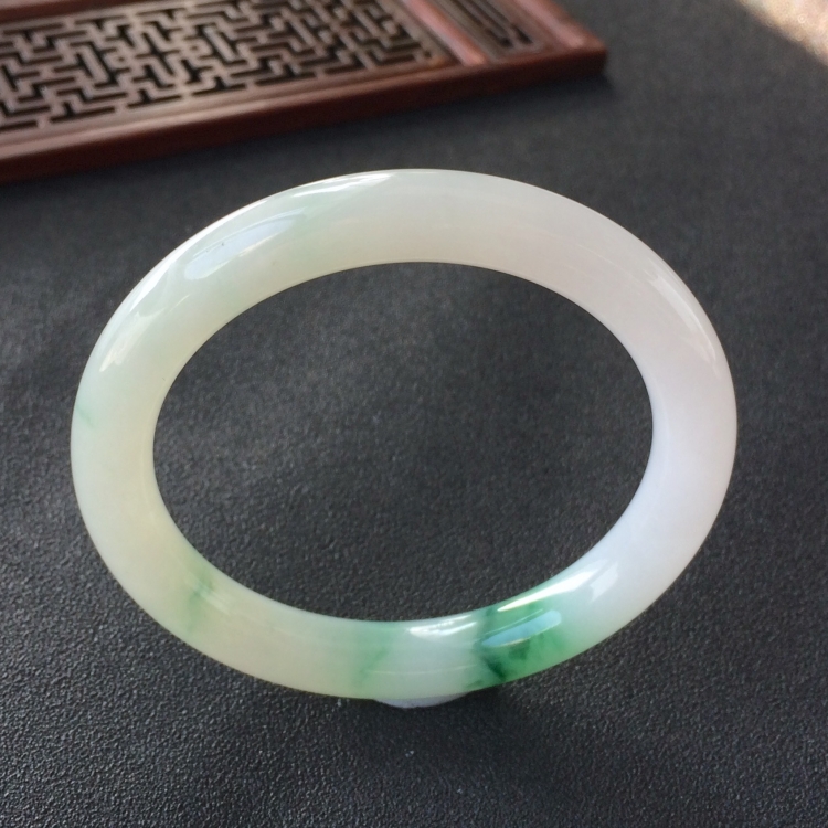 (超值推荐)糯冰种飘花圆条手镯(54.5mm)