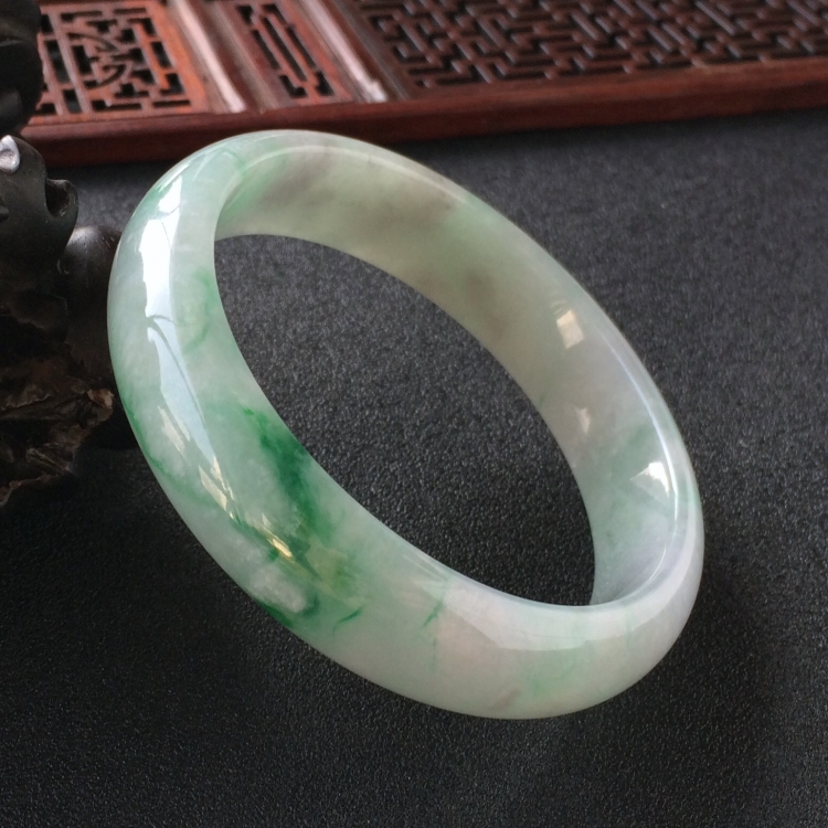 (超值推荐)糯冰种飘翠手镯(57mm)