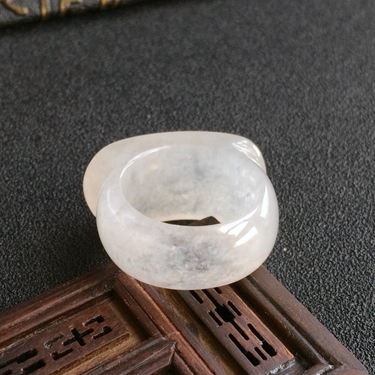 (超值推荐)冰种无色马鞍指环