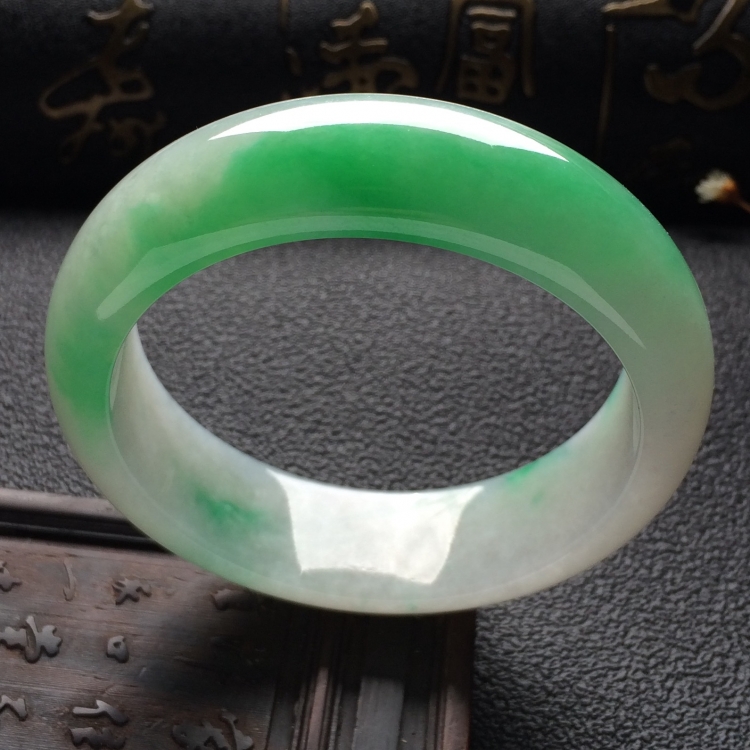（超值推荐）糯冰种飘翠手镯（54mm）