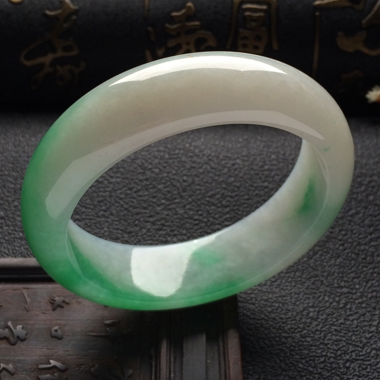 （超值推荐）糯冰种飘翠手镯（54mm）