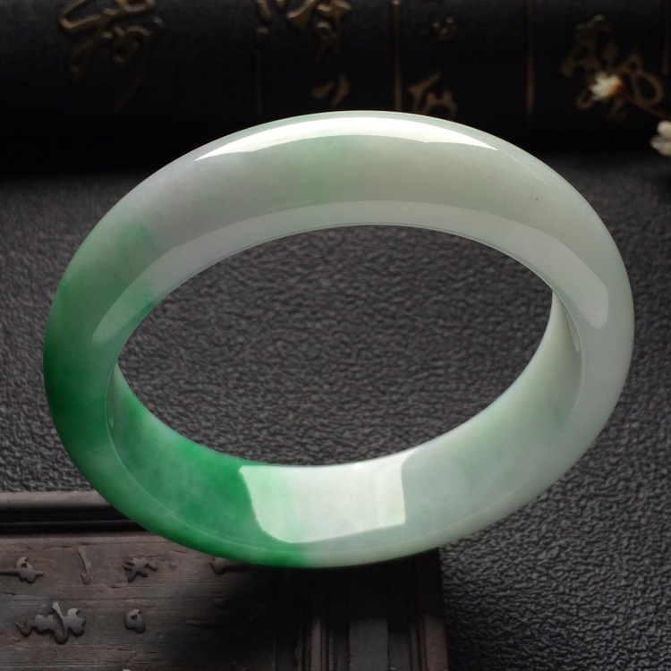 （超值推荐）糯冰种飘翠手镯（56.7mm）