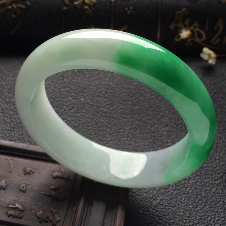 （超值推荐）糯冰种飘翠手镯（56.7mm）