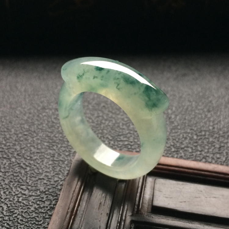 （超值推荐）冰种飘花扳指
