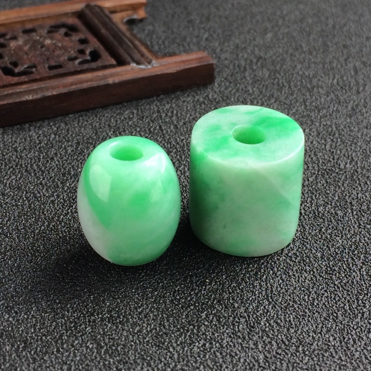 (超值推荐)糯冰种飘翠路路通挂件(一对)