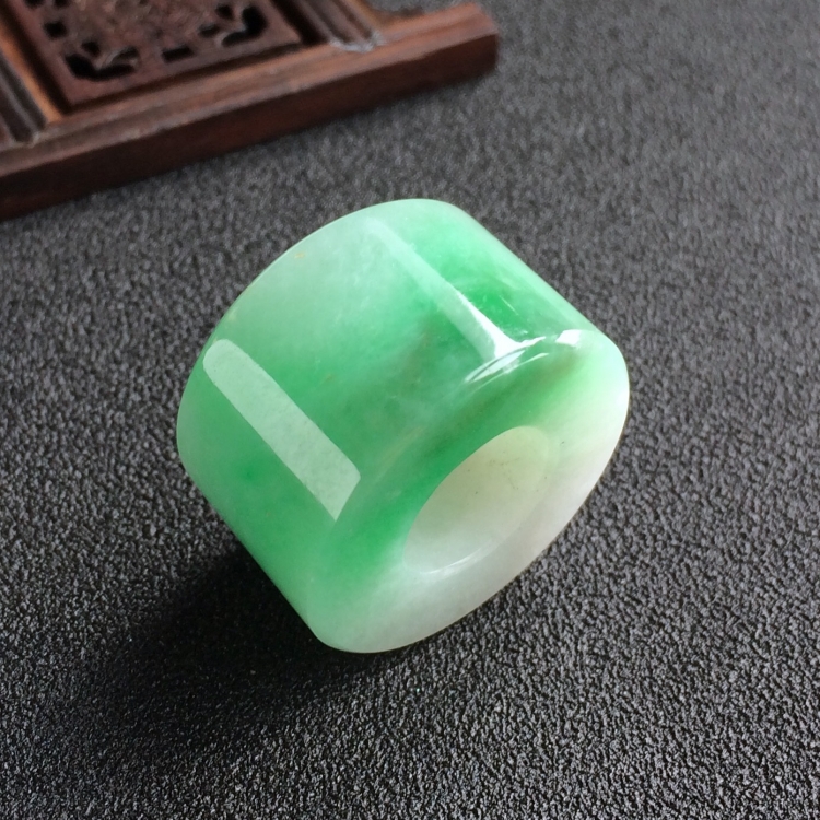 (超值推荐)糯冰种豆色路路通挂件