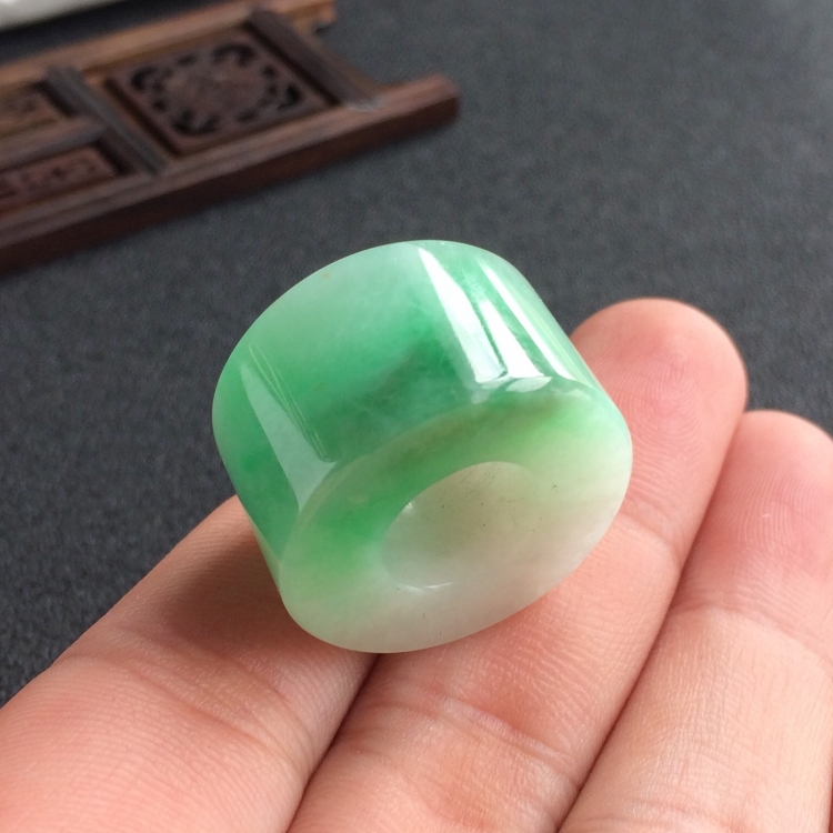 (超值推荐)糯冰种豆色路路通挂件