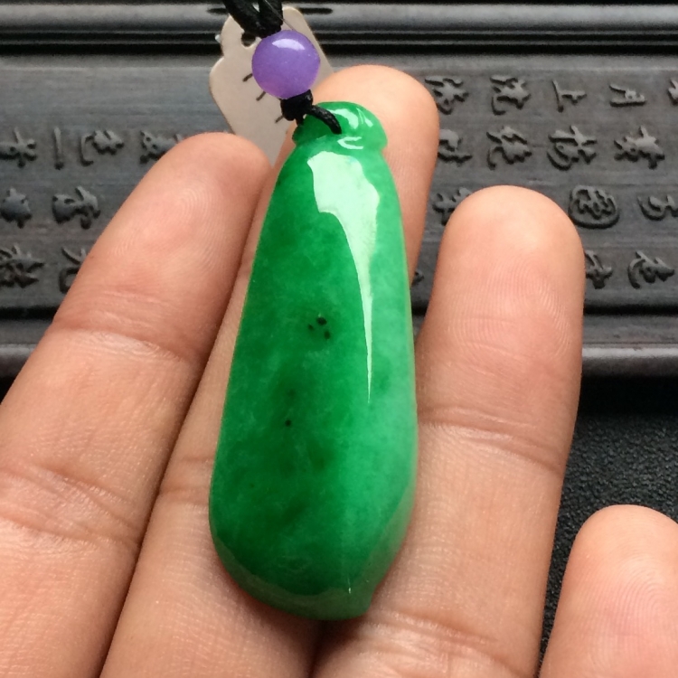 （超值推荐）糯冰种翠色福瓜挂件