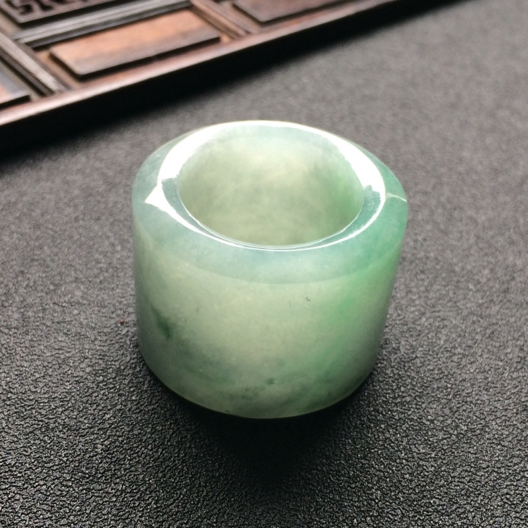 （超值推荐）糯冰种晴水扳指