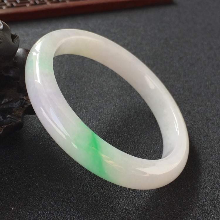 (超值推荐)糯冰种淡春带彩手镯(53.6mm)