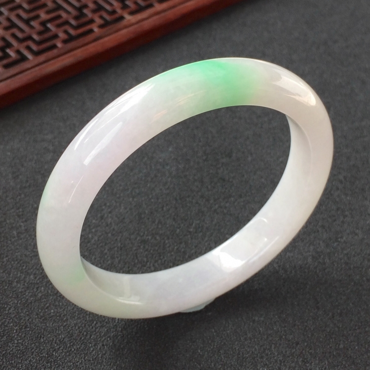 (超值推荐)糯冰种淡春带彩手镯(53.6mm)