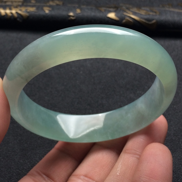 （超值推荐）糯冰种晴水手镯（57.2mm）