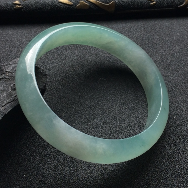 （超值推荐）糯冰种晴水手镯（57.2mm）