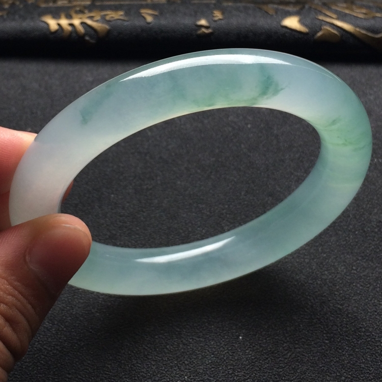 （超值推荐）冰种飘花圆条手镯（56.7mm）