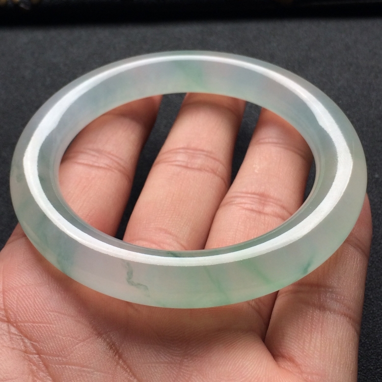 （超值推荐）冰种飘花圆条手镯（56.7mm）