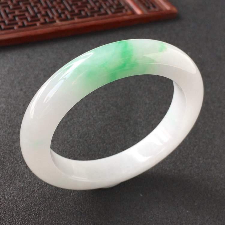 (超值推荐)糯冰种飘翠手镯(56.1mm)