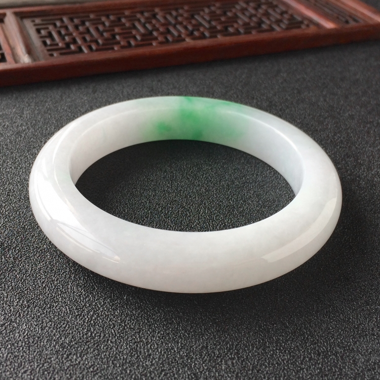 (超值推荐)糯冰种飘翠手镯(56.1mm)