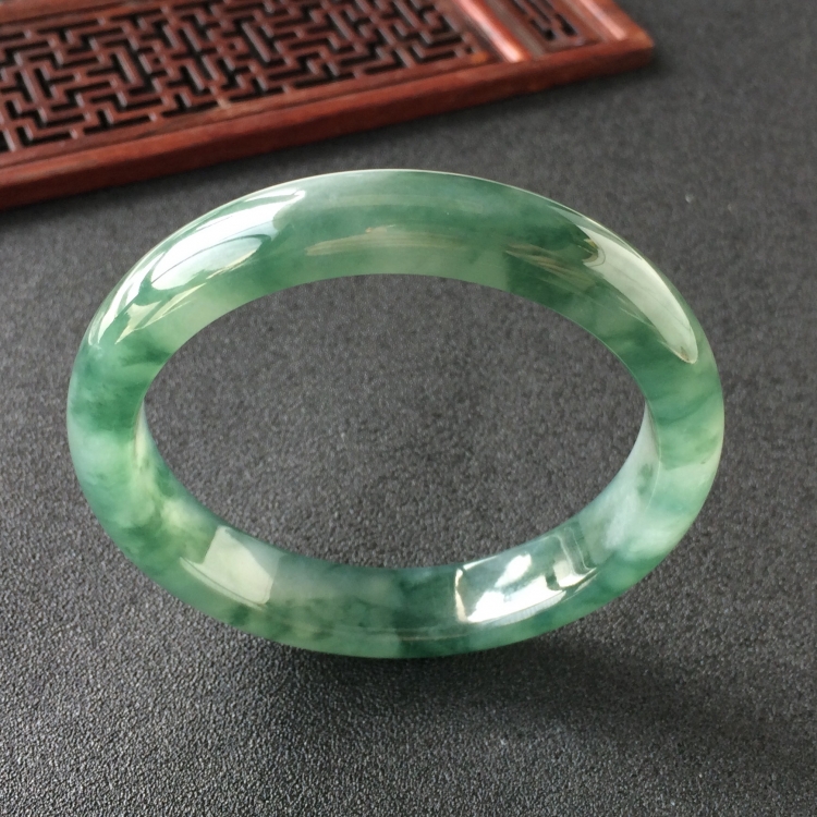 (超值推荐)冰种飘花手镯(58.5mm)
