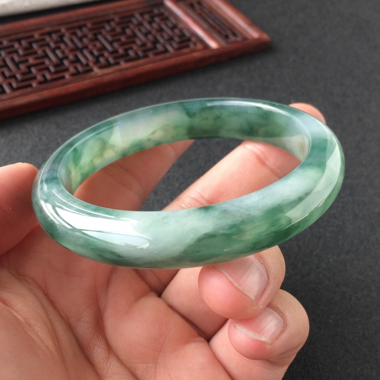 (超值推荐)冰种飘花手镯(58.5mm)