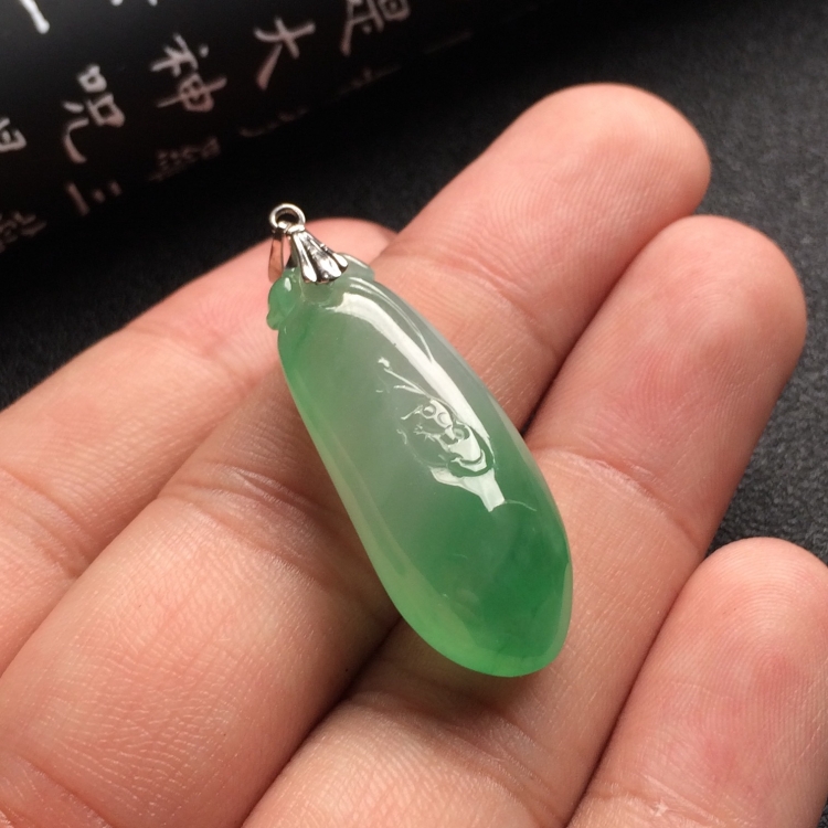 （超值推荐）冰种飘翠福瓜挂件（金扣）