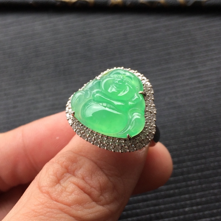 (超值推荐)冰种翠色镶白金钻石玉佛戒指
