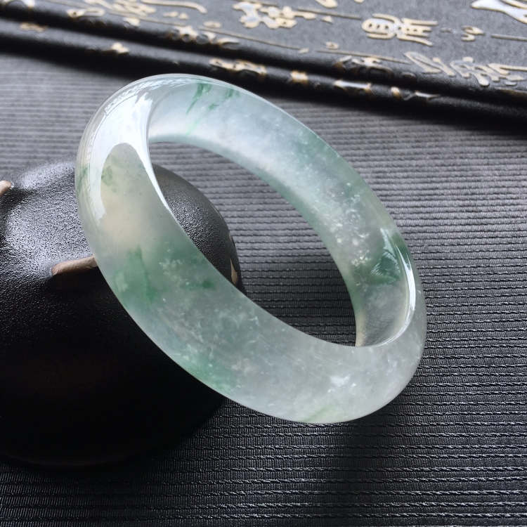 (超值推荐)冰玻种飘花手镯(56.5mm)
