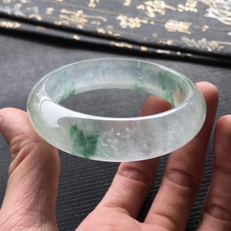 (超值推荐)冰玻种飘花手镯(56.5mm)
