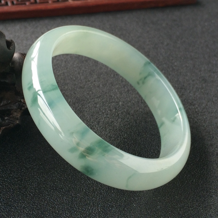 (超值推荐)糯冰种飘花手镯(56.3mm)