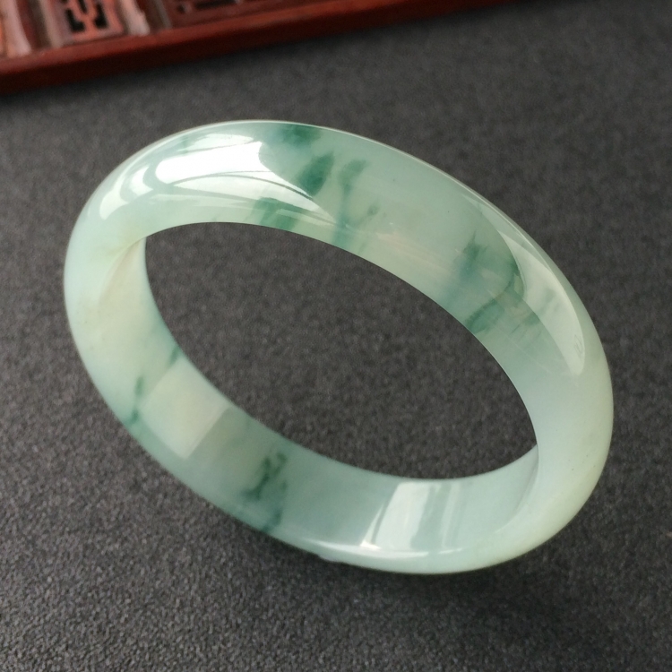 (超值推荐)糯冰种飘花手镯(56.3mm)