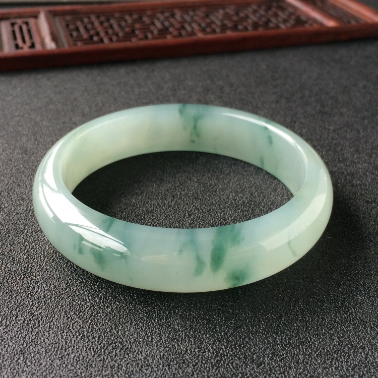 (超值推荐)糯冰种飘花手镯(56.3mm)