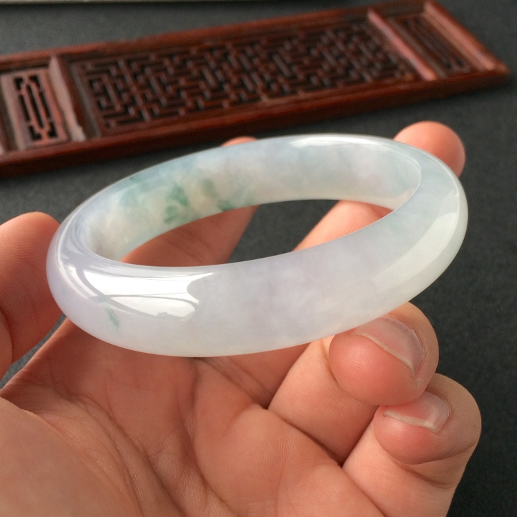 (超值推荐)冰种飘花手镯(56.1mm)