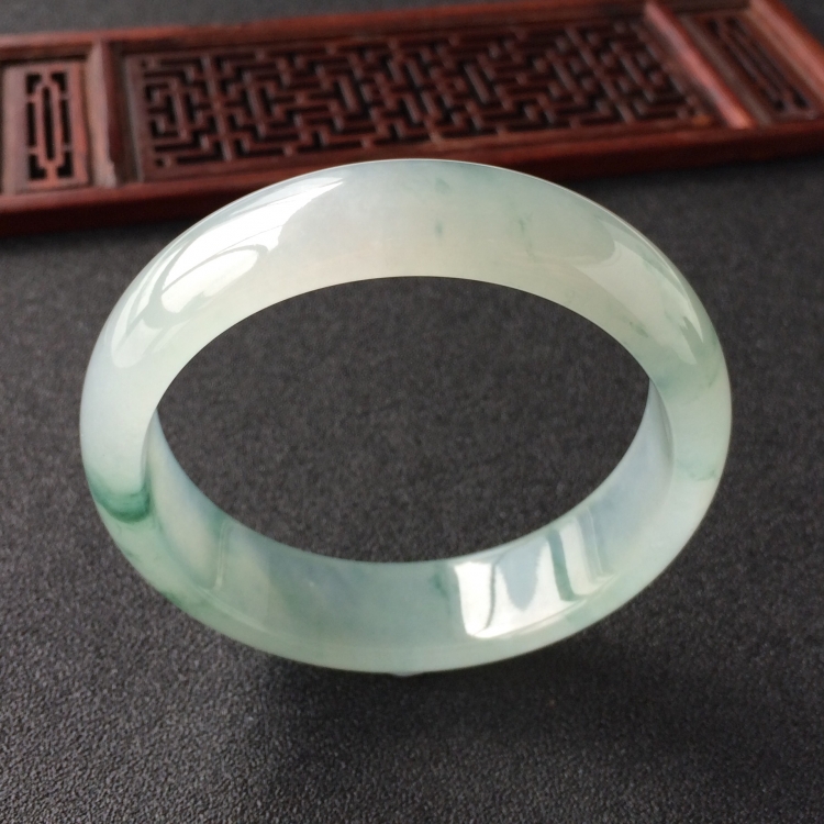 (超值推荐)冰种飘花手镯(56.5mm)