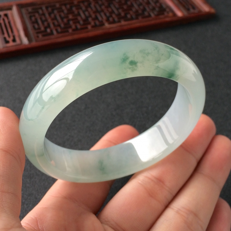 (超值推荐)冰种飘花手镯(56.5mm)