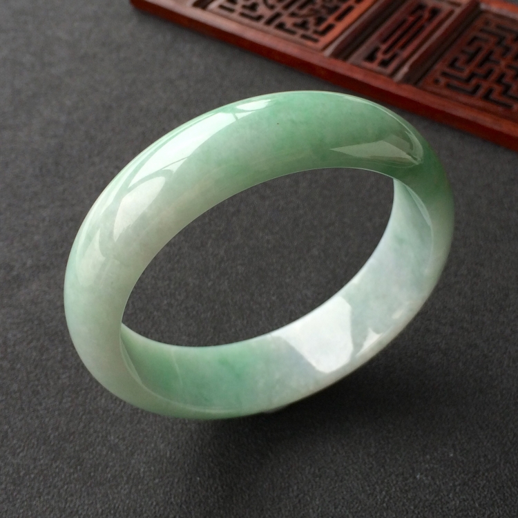 (超值推荐)糯冰种晴水飘花手镯(59.7mm)
