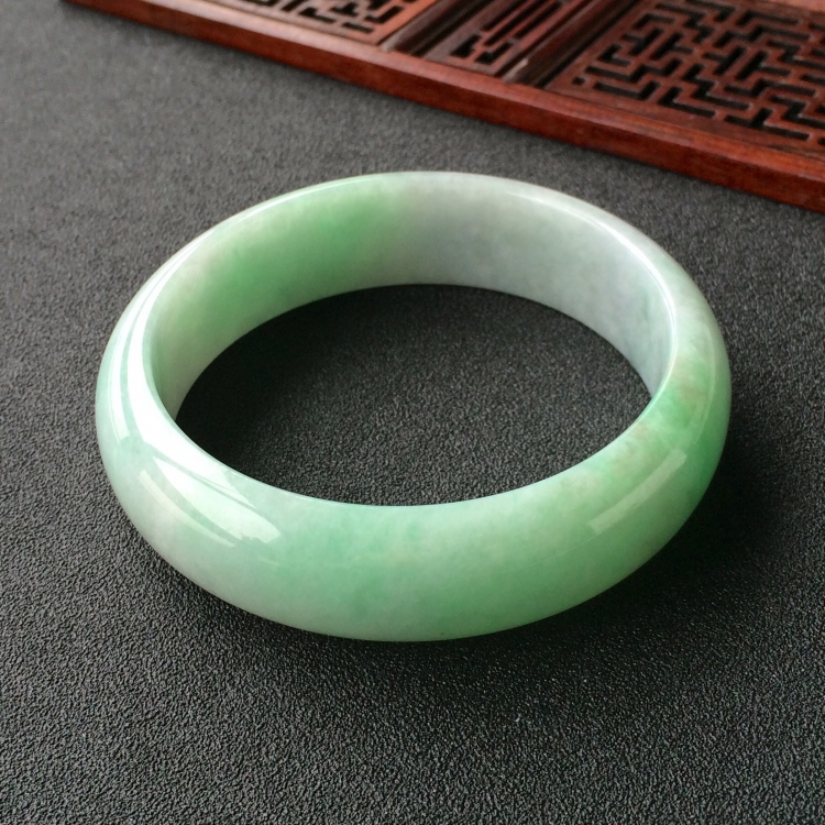 (超值推荐)糯冰种晴水飘花手镯(59.7mm)