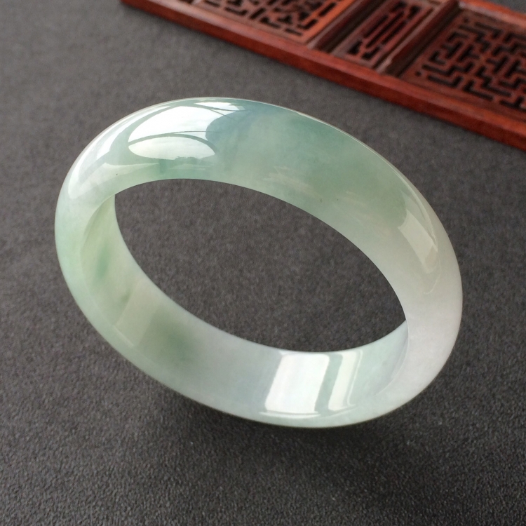 (超值推荐)糯冰种飘花手镯(59.7mm)