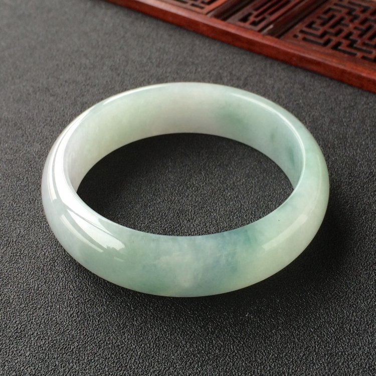 (超值推荐)糯冰种飘花手镯(59.7mm)