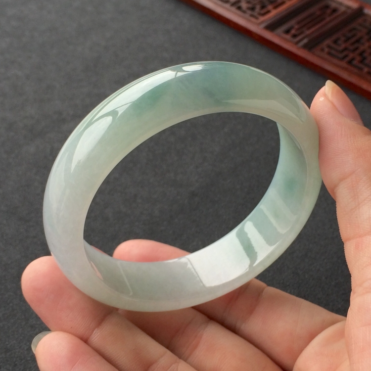 (超值推荐)糯冰种飘花手镯(59.7mm)