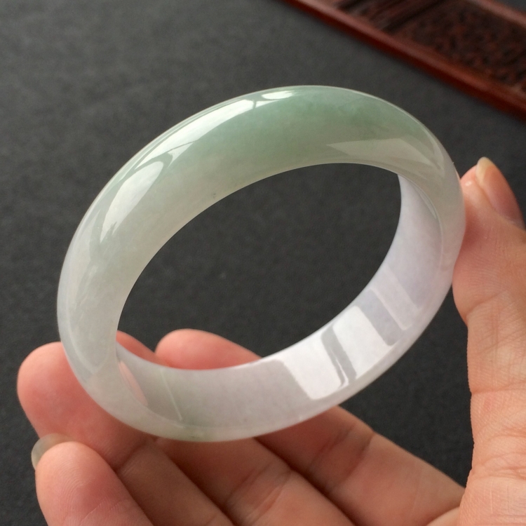 (超值推荐)糯冰种淡紫罗兰飘花手镯(58.2mm)
