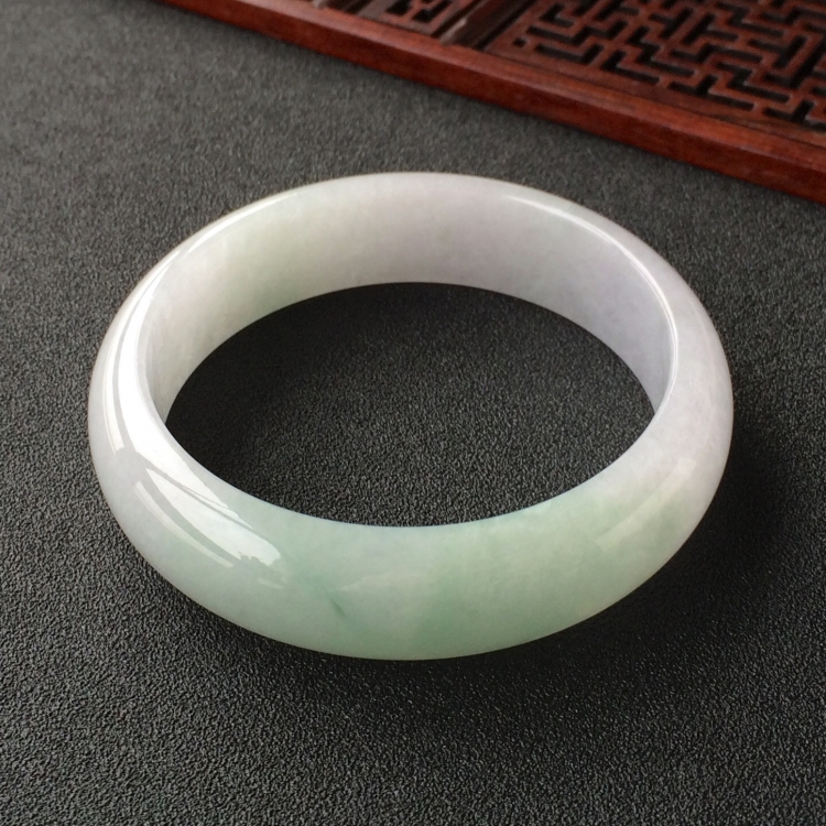 (超值推荐)糯冰种淡紫罗兰飘花手镯(58.2mm)