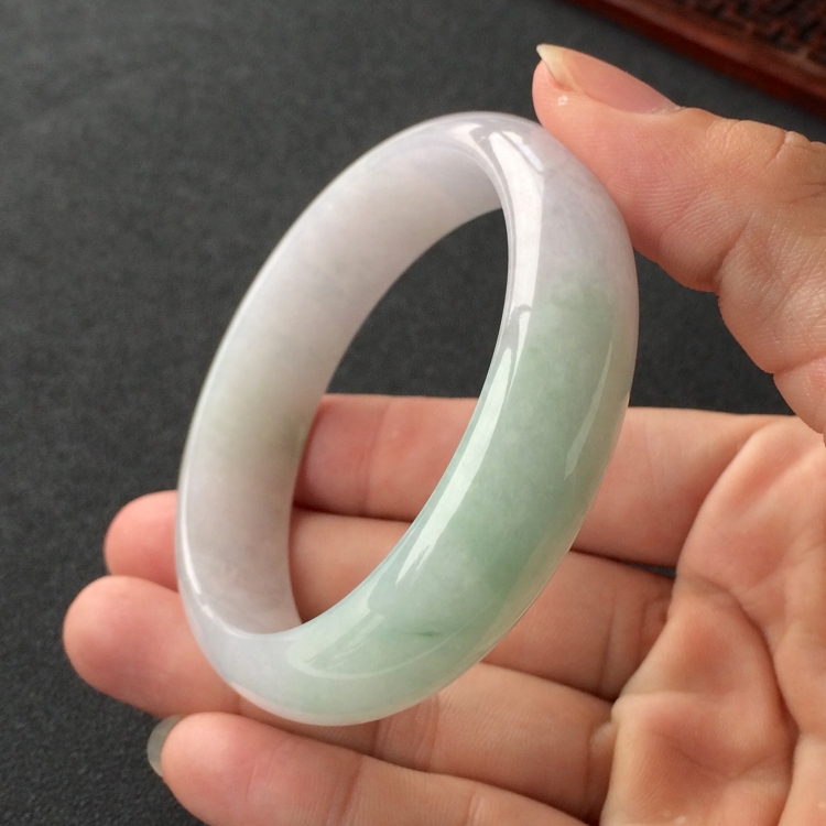 (超值推荐)糯冰种淡紫罗兰飘花手镯(58.2mm)