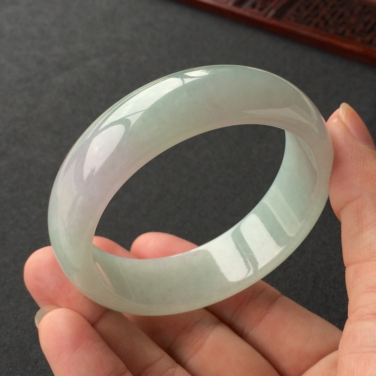 (超值推荐)糯冰种晴水飘花手镯(58.1mm)